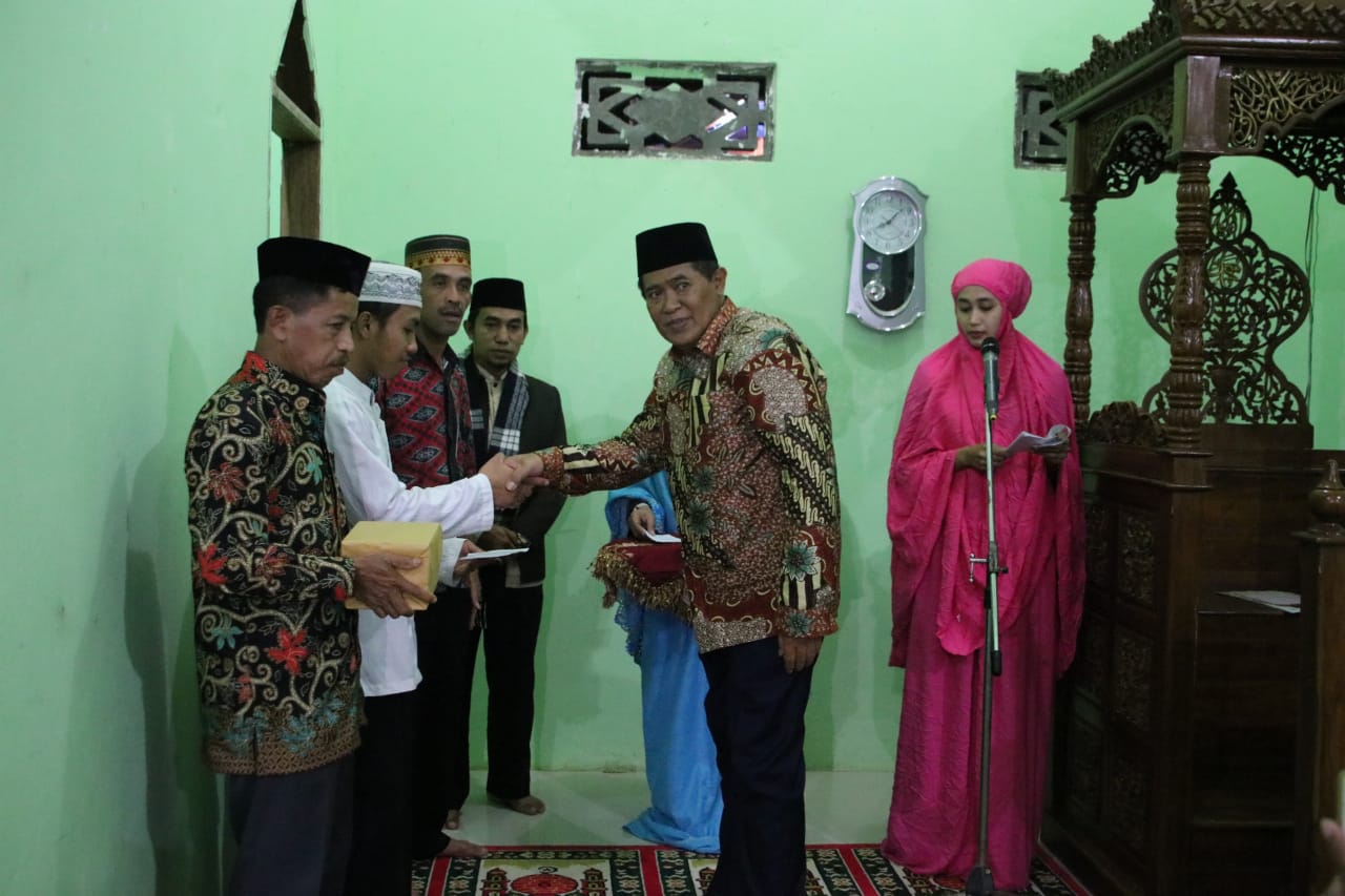 Bupati Bulukumba Mengawali Safari Ramadhan di Desa Oro Gading Kecamatan Kindang.