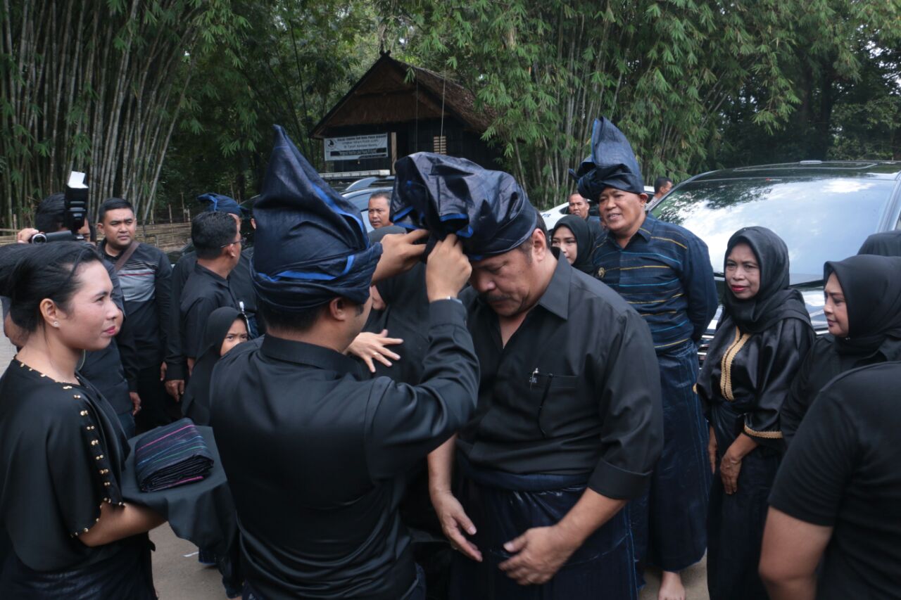 Kunker Kajati di Bulukumba Jan Maringka Dapat Gelar Putu Lambeng dari Ammatoa