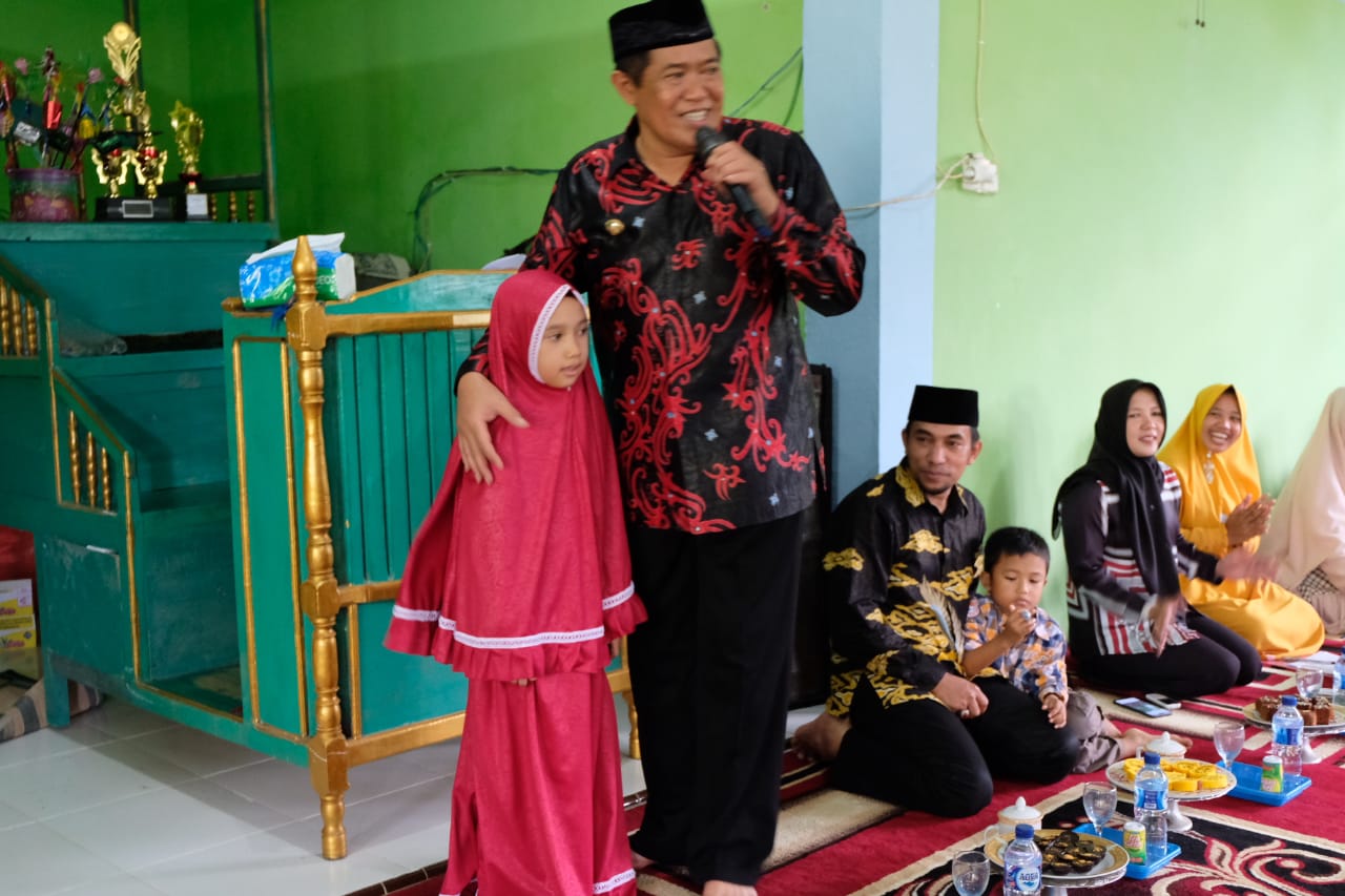 Hadiri Maulid,  Bupati Tes Mengaji Anggota Majelis Taklim