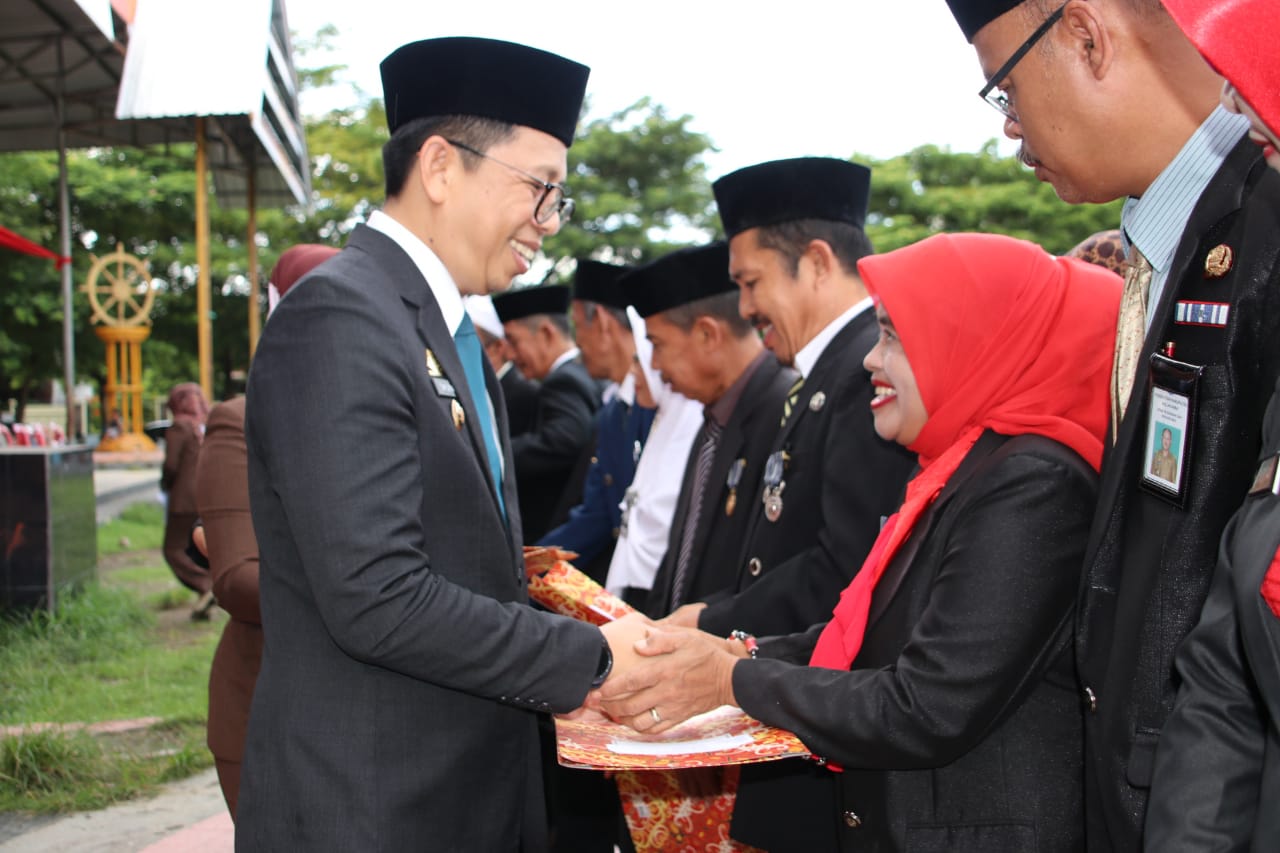 Hardiknas, Wabup Launching Buku Karya Guru Bulukumba