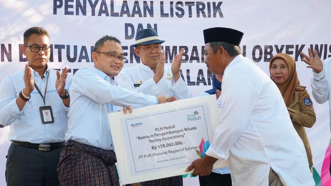 PLN Terangi Apparallang