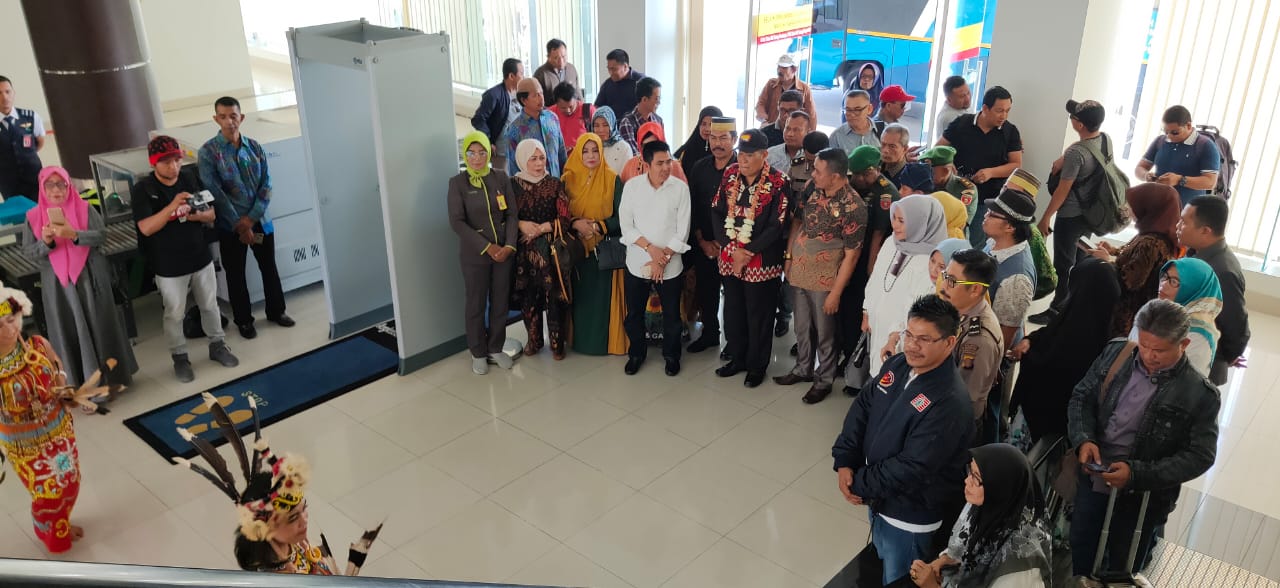 Tiba di Balikpapan, Wakil Gubernur Kaltim Sambut Rombongan Bupati Bulukumba dan KKB