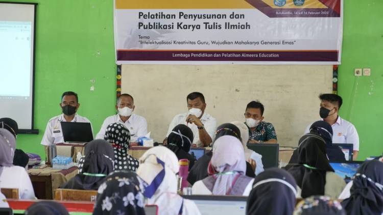 Bupati Andi Utta Berbagi Ilmu dengan Guru Sekolah Dasar