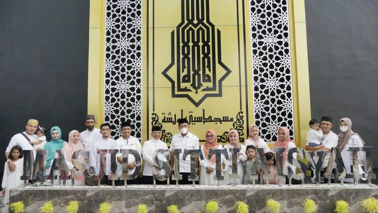 Bupati Andi Utta Resmikan Masjid Bentuk Ka'bah