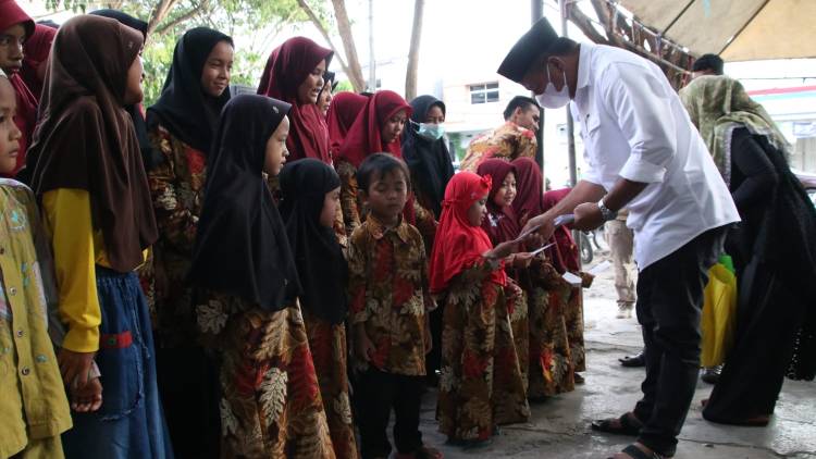 HUT Radar Selatan, Andi Utta Berbagi dengan Anak Panti Asuhan