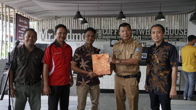 Serahkan Hadiah Juara Domino Pordi Sulsel, Andi Utta : Domino adalah olahraga Rakya