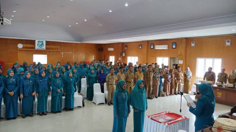 Lantik Ketua PKK Kecamatan Desa Kelurahan, Ini Pesan Andi Herfida