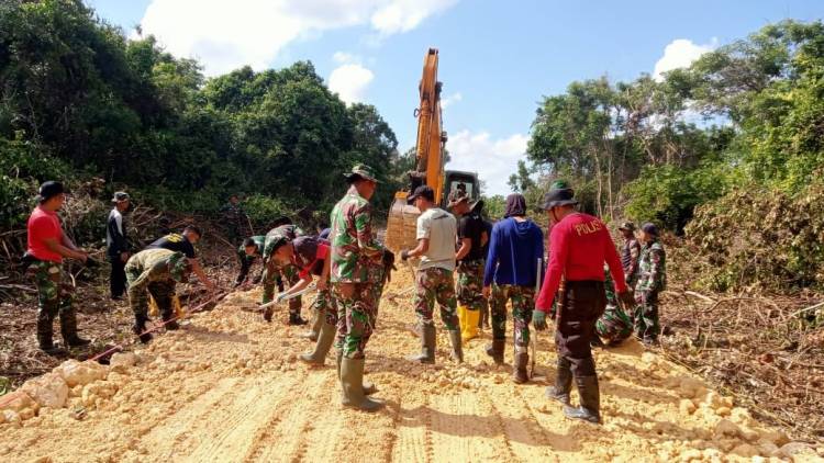 Rintisan Jalan TMMD Menyingkat Jarak Tempuh Warga Bontobahari 