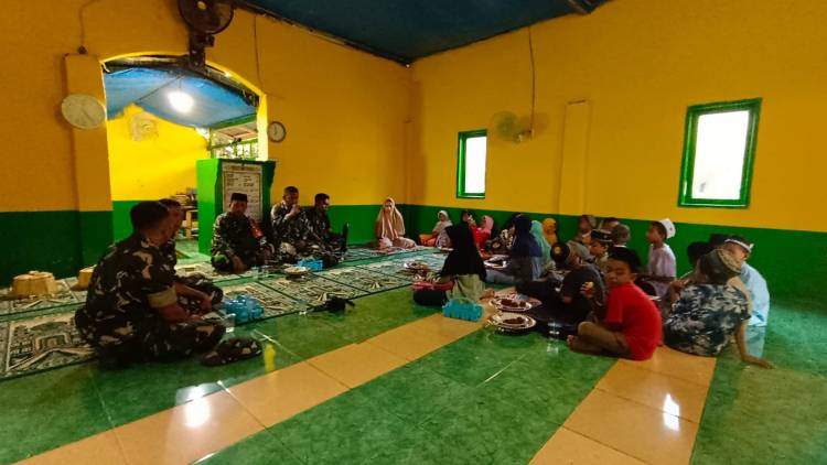 Tanamkan Nilai Agama Sejak Dini, Satgas TMMD Ajari Anak-anak Mengaji