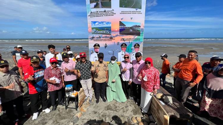 Bupati Bulukumba dan Gubernur Sulsel Letakkan Batu Pertama Dimulainya Pembangunan Kolam Labuh Bentenge