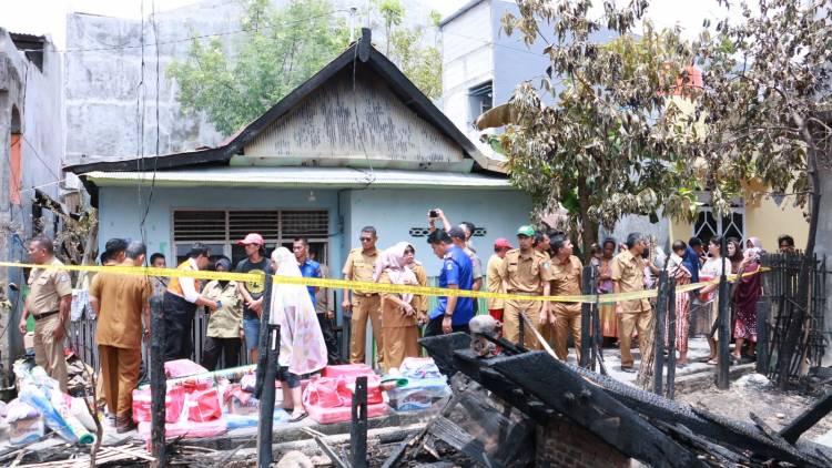 Pjs Bupati Muhammad Rasyid Temui Korban Kebakaran di Tanah Kongkong