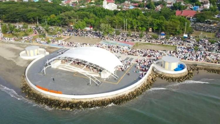 Dinas Kominfo Sediakan WiFi Gratis di Pantai Merpati Bulukumba, Dukung UMKM dan Pengunjung
