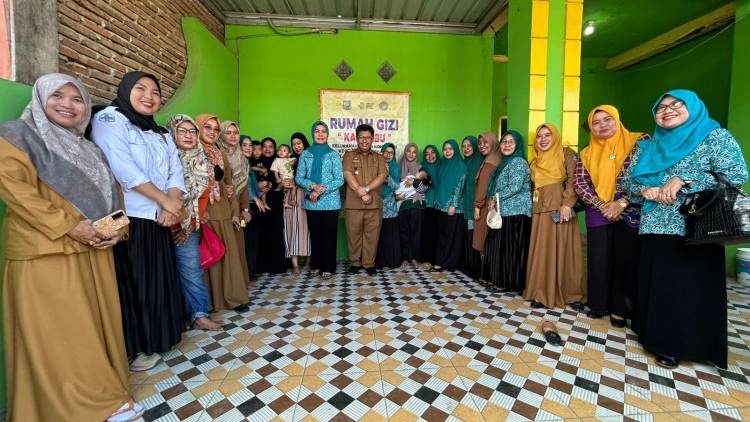 Pastikan PEDAS 3 Berjalan, Ketua TP PKK Bulukumba Tinjau Rumah Gizi