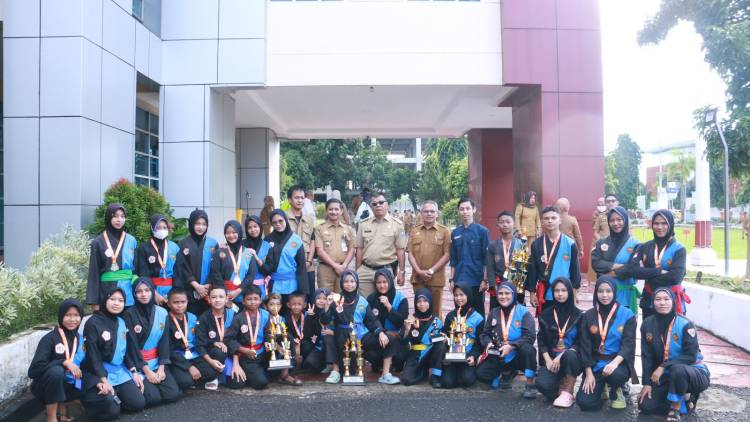 Kembali Harumkan Bulukumba, Jejak Agung Raih Juara Umum 1 Kejurnas Pencak Silat Habibie Championship 1