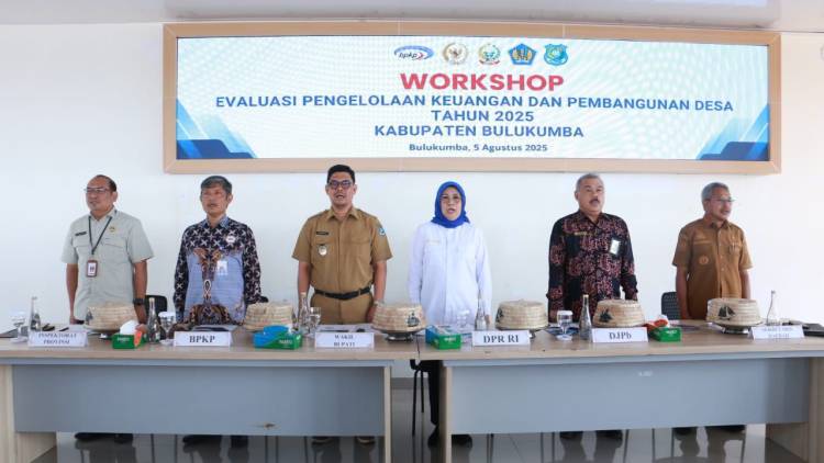 Dihadiri Yuliani Paris, Wabup Edy Manaf Buka Workshop Pengelolaan Keuangan Desa