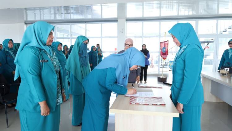Andi Herfida Lantik Ketua TP PKK Bontobahari, Rilau Ale dan Kindang