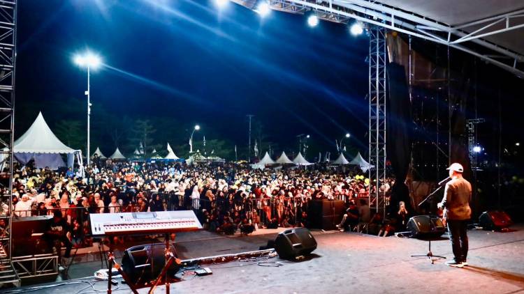 Meriahnya Penutupan Festival Pinisi ke-15, Bupati Andi Utta: Sampai Jumpa Tahun Depan
