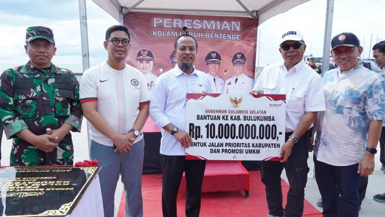Gubernur Andi Sudirman Sulaiman Resmikan Kolam Labuh Bentenge