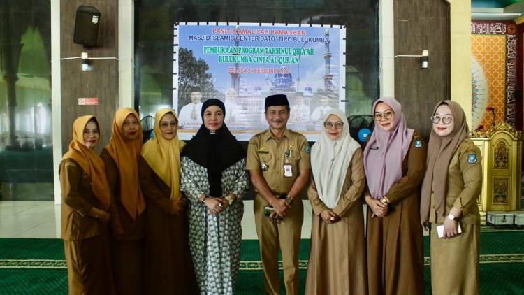 Herfida Muchtar Buka Tahsinul Qira’ah Bulukumba Cinta Al-Qur’an di Masjid ICDT