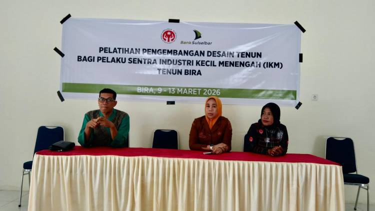 Tingkatkan Daya Saing, Pengrajin Tenun Bira Ikuti Pelatihan Desain 