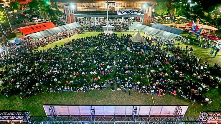 Nobar Semifinal Piala Dunia, Ribuan Warga Padati Lapangan Pemuda