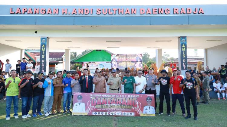 Jelang HUT ke-81 RI, Bupati Andi Utta Buka Turnamen Sepakbola di Gantarang
