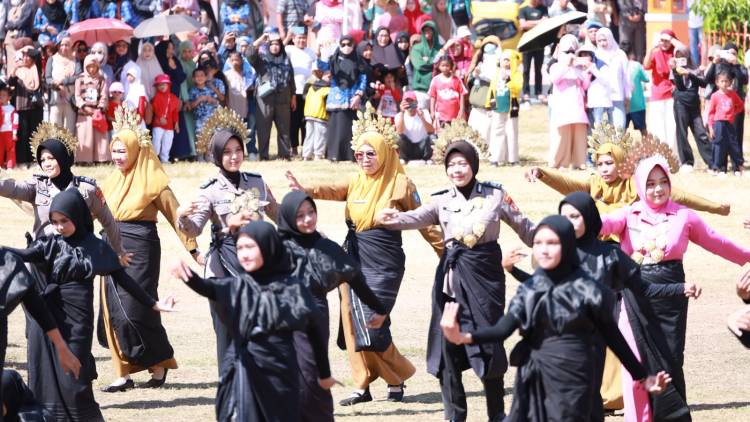 Tarian Kolosal Ribuan Penari Warnai Upacara HUT ke-81 RI di Bulukumba