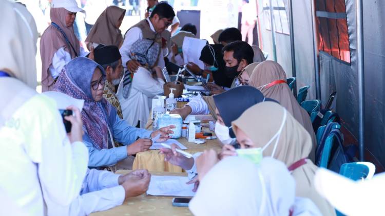 Hari Pertama Jambore Pelayanan, Warga Kindang Membludak Manfaatkan Layanan Publik