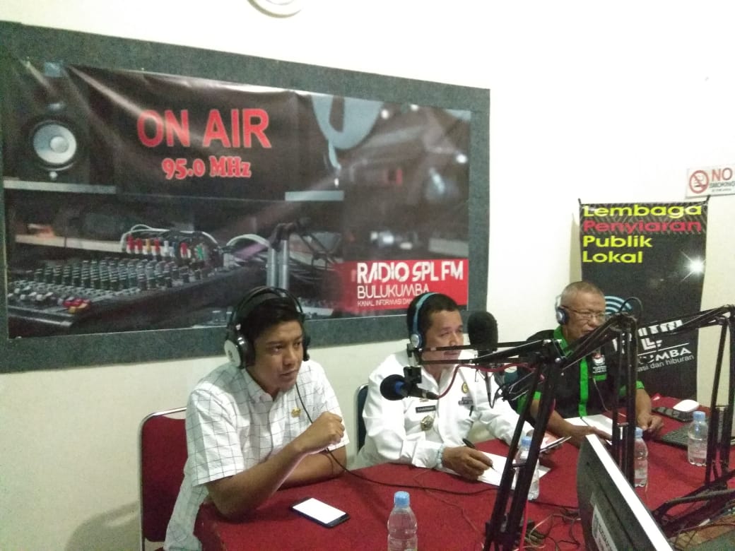 JELANG PILKADES SERENTAK DINAS PMD TALKSHOW DI RADIO SPLFM