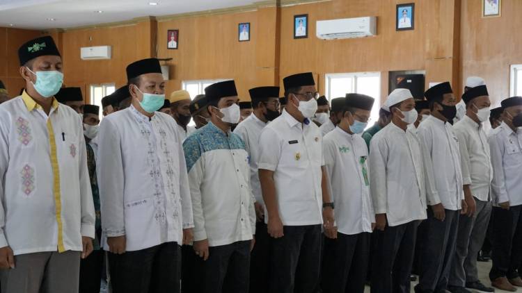 Wabup Edy Manaf Dilantik sebagai "Komandan" Imam Masjid