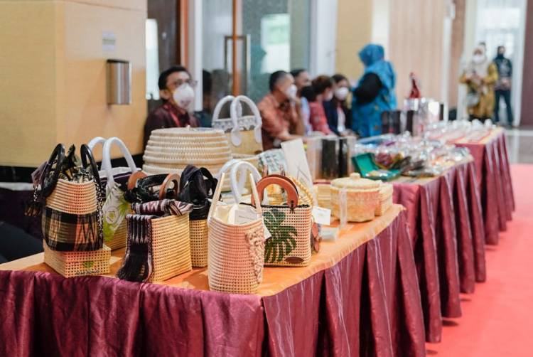 Atap Konjo dan Pergerakan Ekonomi Masyarakat