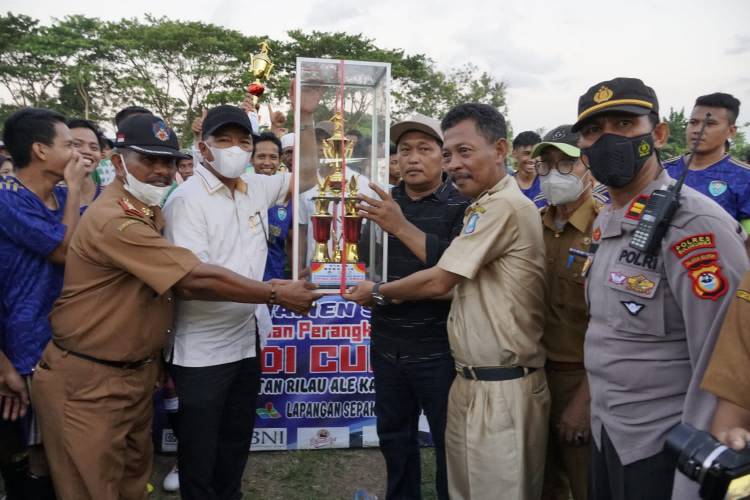 Bupati Andi Utta Tutup Turnamen PPDI Cup 1