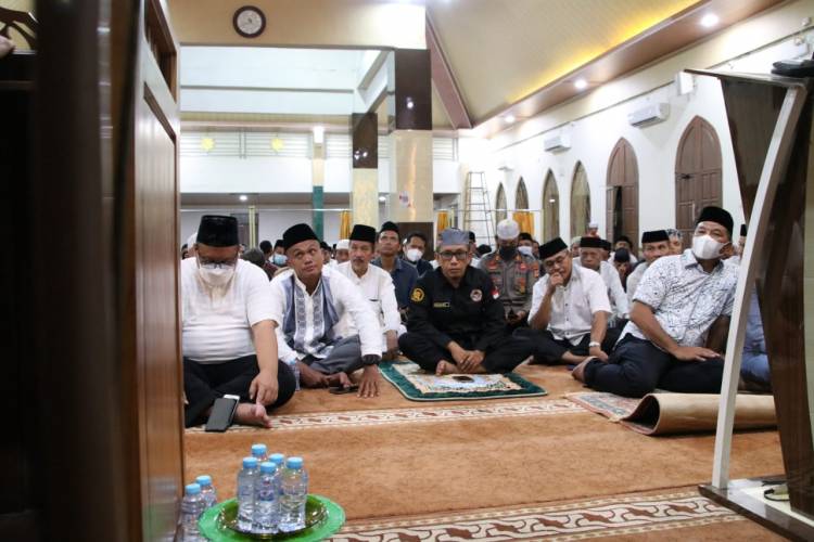 Bupati Andi Utta dan Jajarannya, Safari Ramadan di Markas Pejuang Subuh