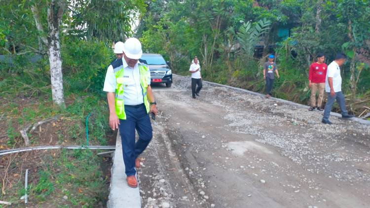Proyek Jalan Mulai Dikerja, Wabup Edy Manaf Aktif Mengawasi