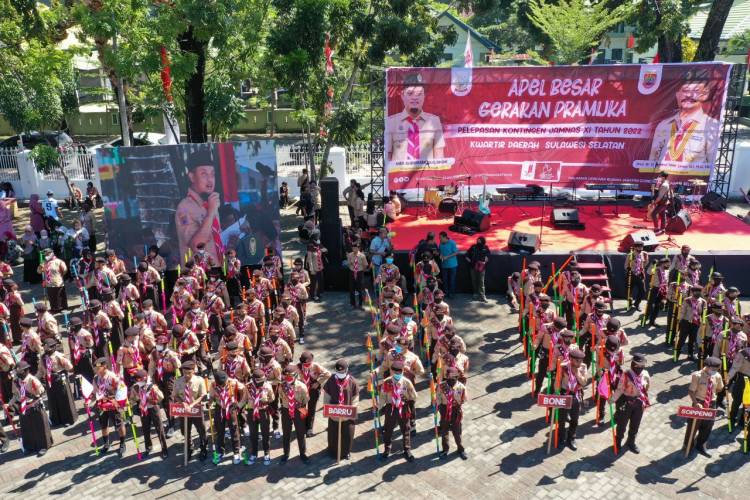 Wabup Edy Manaf Terima Pancawarsa di Acara Pelepasan Jambore Nasional