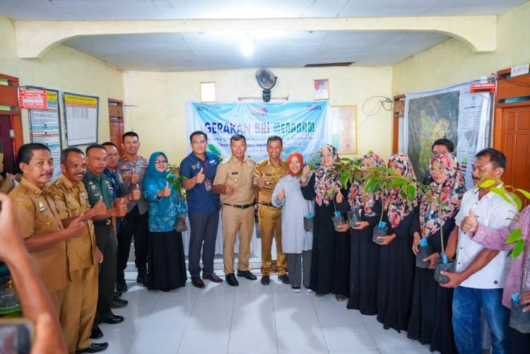 Dukung Program Unggulan Pemda, BRI Bulukumba Serahkan Ribuan Bibit Durian Musang King