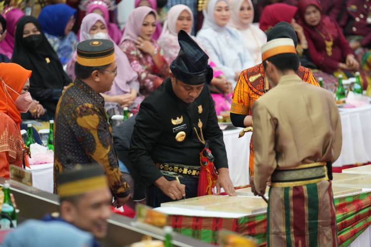 353 Tahun Sulsel, Gubernur Andi Sudirman Resmikan Arsinum Pulau Liukang Loe Bulukumba