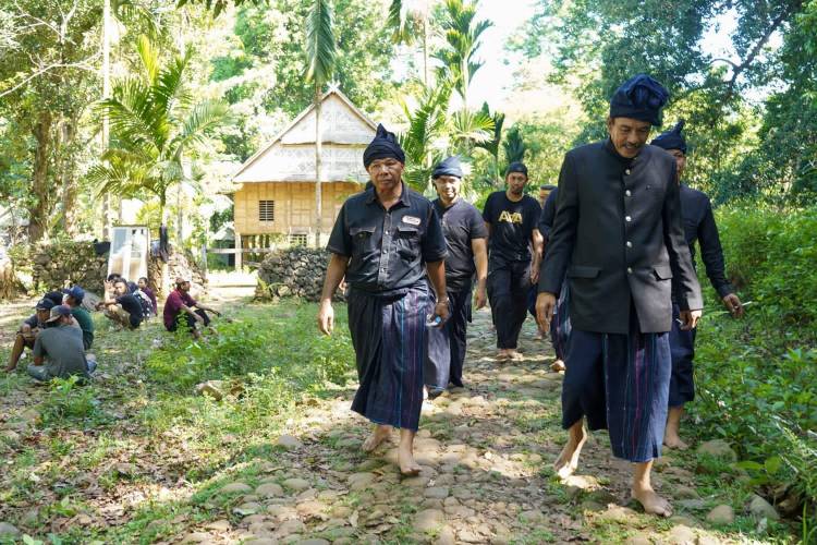 Temui Ammatoa, Bupati Andi Utta Minta Restu Bantu Bibit Unggul dalam Kawasan Adat