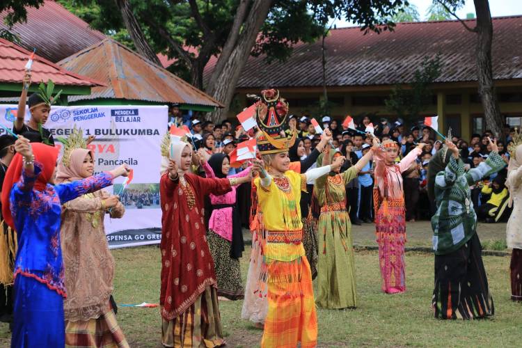 Gerakan Satu Siswa Satu Pohon Warnai Peringatan HGN di Bulukumba