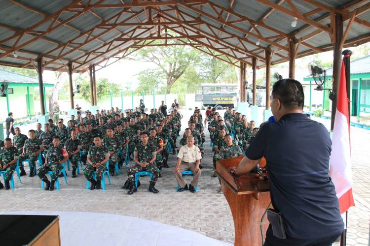 Andi Utta Bagikan 700 Pohon Bibit Unggul ke Personil Kodim 1411 Bulukumba