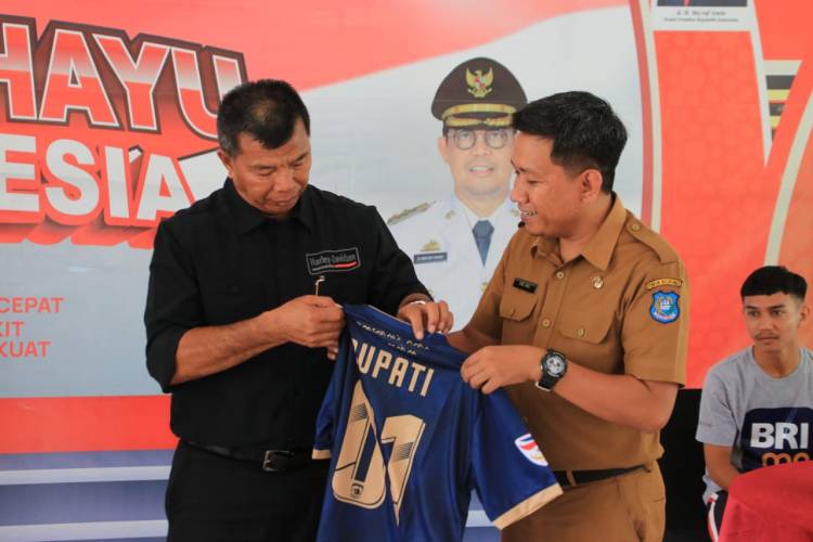 Bertanding di Liga 3, Bupati Andi Utta Lepas Tim Sepakbola Gasiba