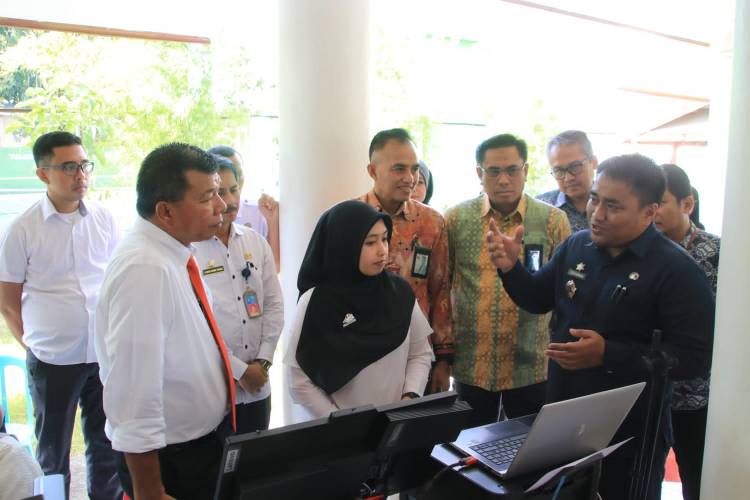 Andi Utta Luncurkan Loket Layanan Adminduk di Desa dan Kelurahan