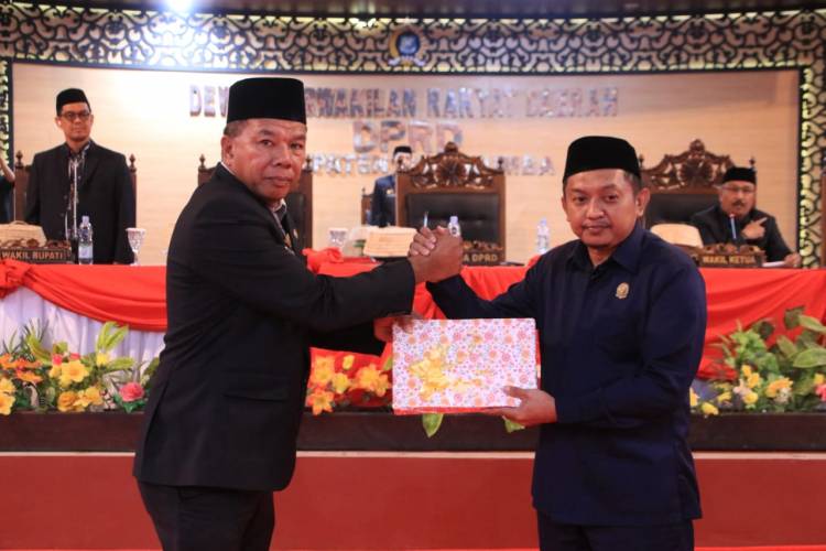 Bupati Andi Utta Serahkan KUA-PPAS RAPBD 2024 