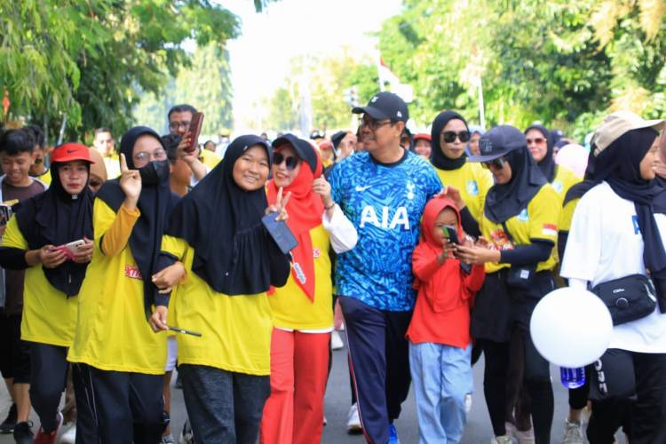 Wabup Edy Manaf Lepas Jalan Sehat dan Pesta Rakyat Fokusmaker