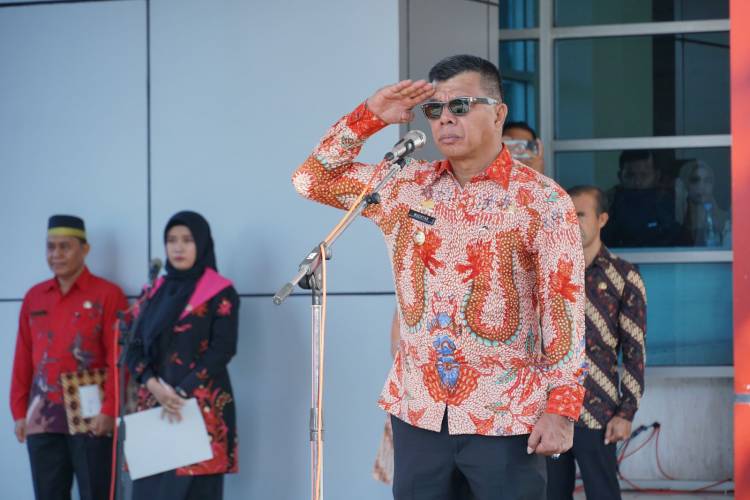 Apel Gabungan, Pejabat dan Staf Pemkab Bulukumba Kompak Gunakan Batik