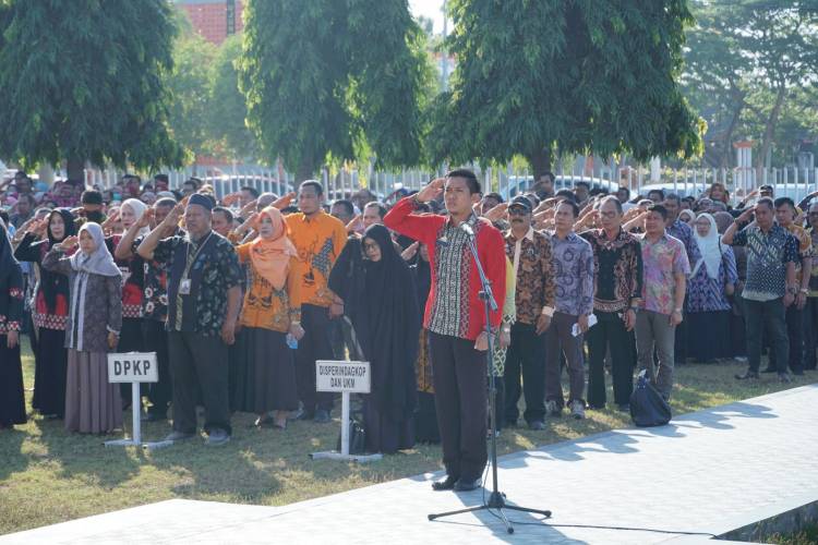 Apel Gabungan, Pejabat dan Staf Pemkab Bulukumba Kompak Gunakan Batik