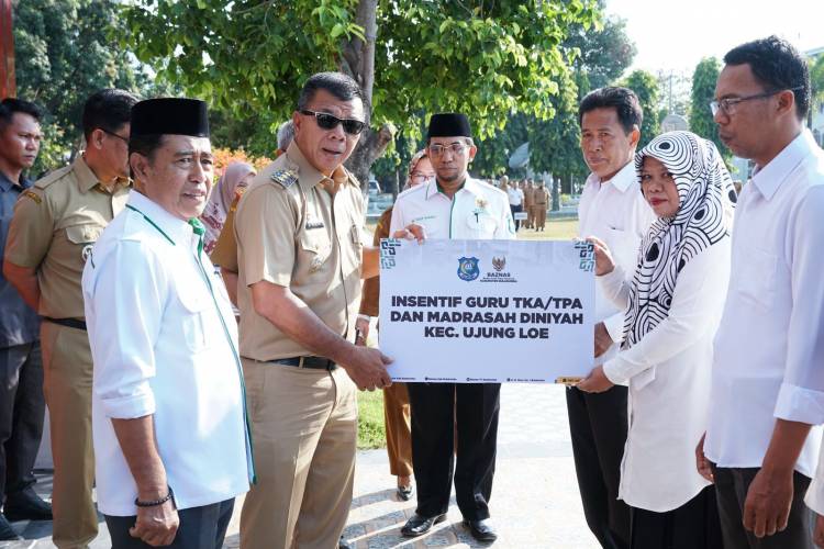 Serahkan Insentif Guru TPA Dari Baznas, Andi Utta Tekankan Pendidikan Moral Generasi Muda