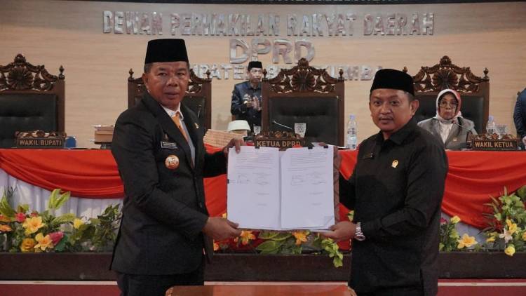 Bupati Bulukumba Serahkan Ranperda APBD 2024 