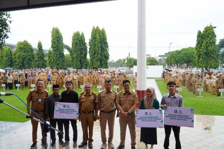 Bupati Andi Utta Lepas 20 Mahasiswa Dhuafa Program Beasiswa KIP tahun 2024