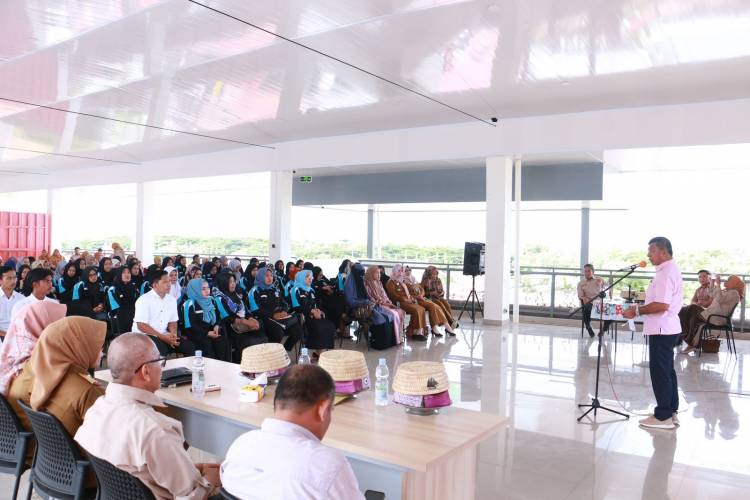 Lebih Produktif, 176 Warga Bulukumba Dilatih Menjahit sampai Operator Alat Berat